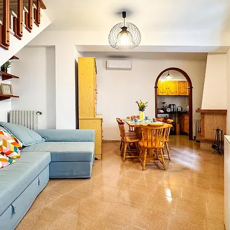 Semesterbostad 2 Bedroom Lovely In